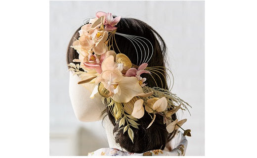 成人式の艶やかヘアアクセサリー